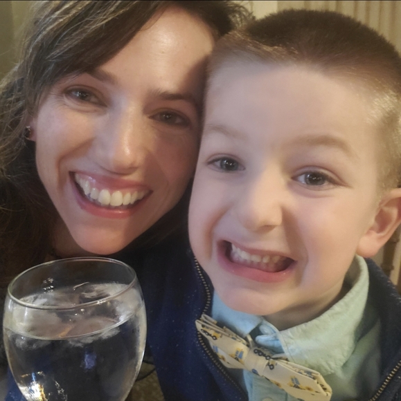 Meet your Posher, Amanda - Picture 4 of 5